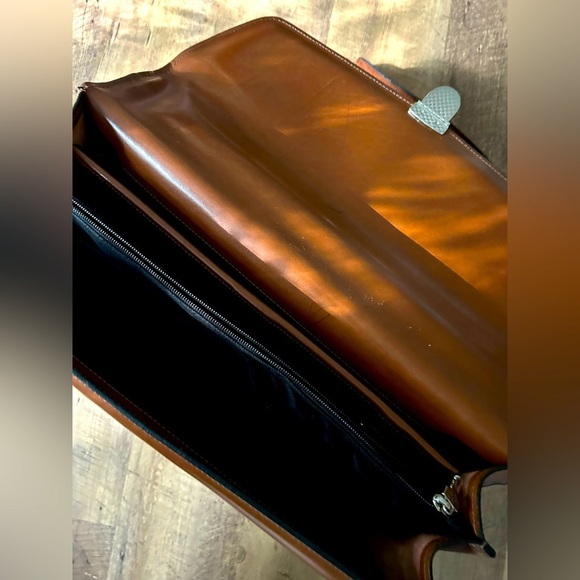 Messenger bag Leather.Jack Georges Vintage.A few flaws,see pics. - Picture 5 of 14